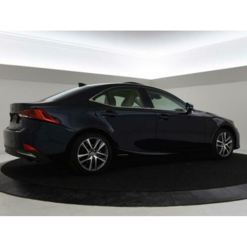 Lexus IS 300h Hybrid Business Line Pro