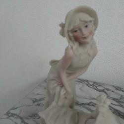 biscuit beeld moeder met kinderwagen hoog 20 cm