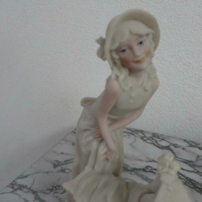 biscuit beeld moeder met kinderwagen hoog 20 cm