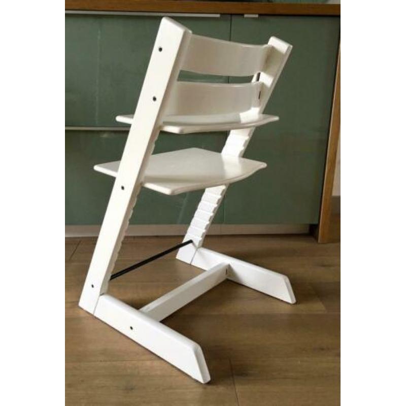 Mooie witte Stokke trip trap / tripp trapp stoel - opgeknapt