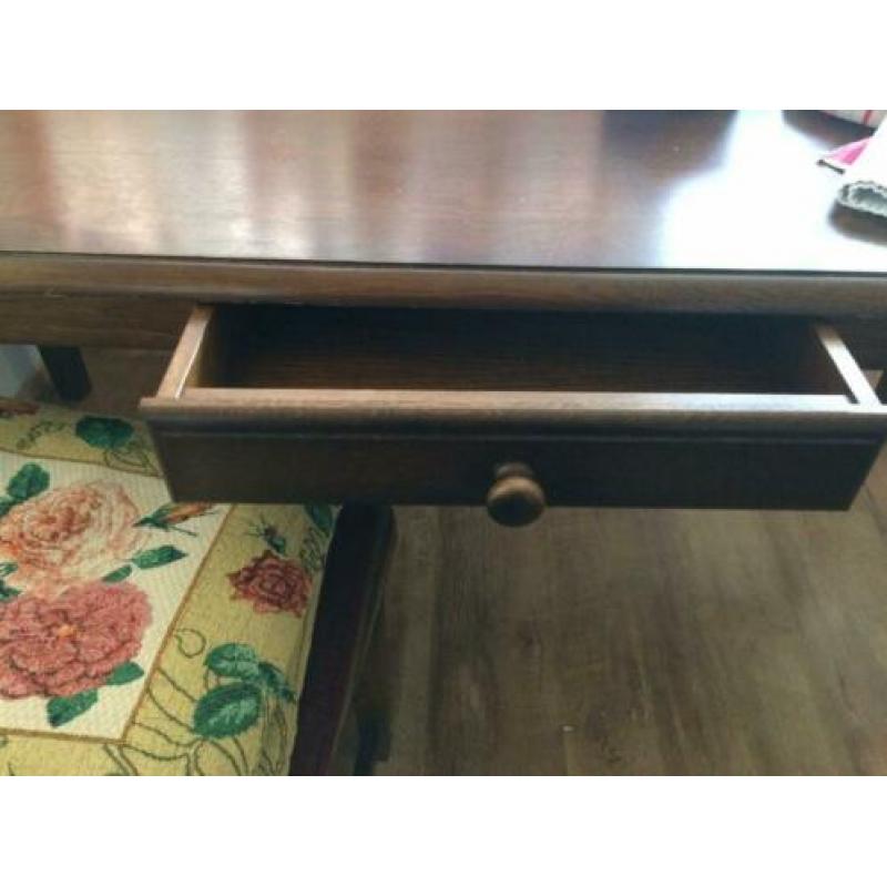 Eettafel met 2 stoelen