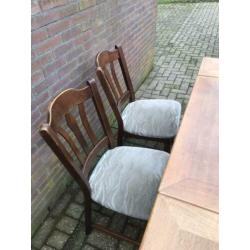 Eethoek met uitschuifbare tafel