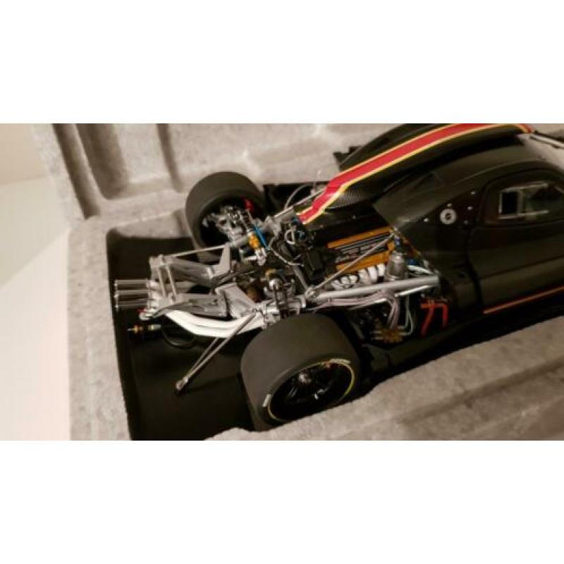 AUTOart Signature Pagani Zonda Revolucion black carbon fibre