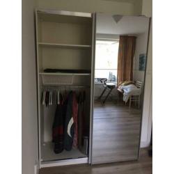 Schuifdeurenkast 152 cm breed - 7 maanden oud