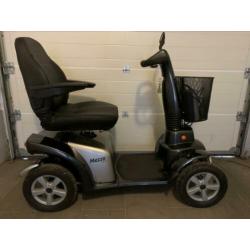 Bijna nieuwe scootmobiel mezzo 4 met nieuwe accu’s !!!!