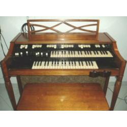 Hammond Lesley 145 met M111