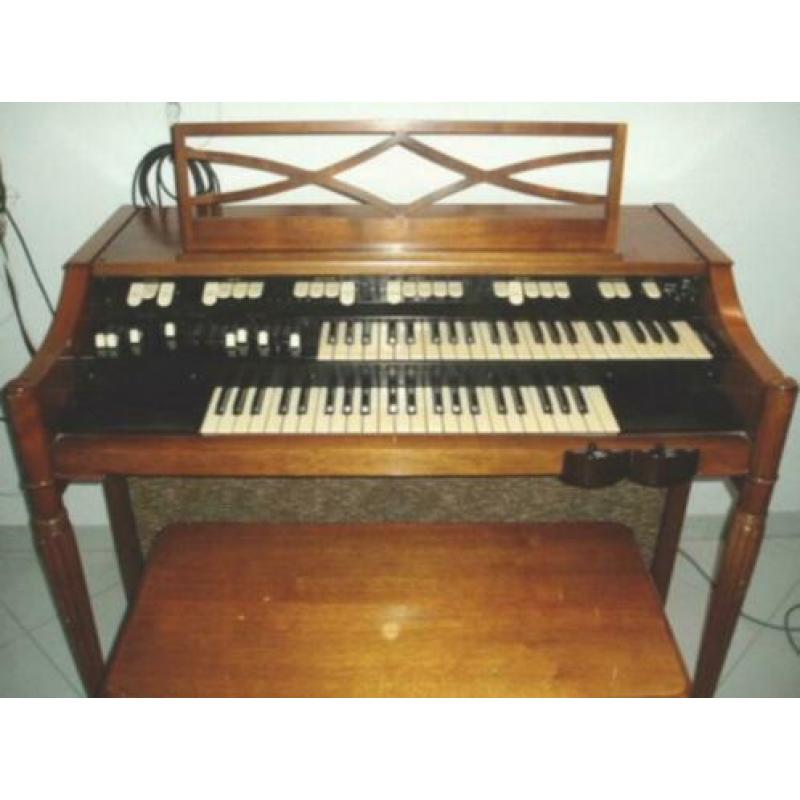 Hammond Lesley 145 met M111