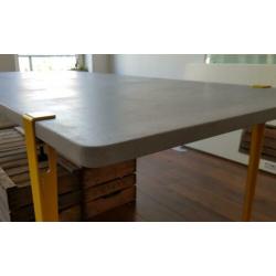 ** Betonlook tafelblad eettafel beton op maat **