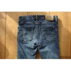 Tommy hilfiger jeans scanton slim fit maat 128 €9,95