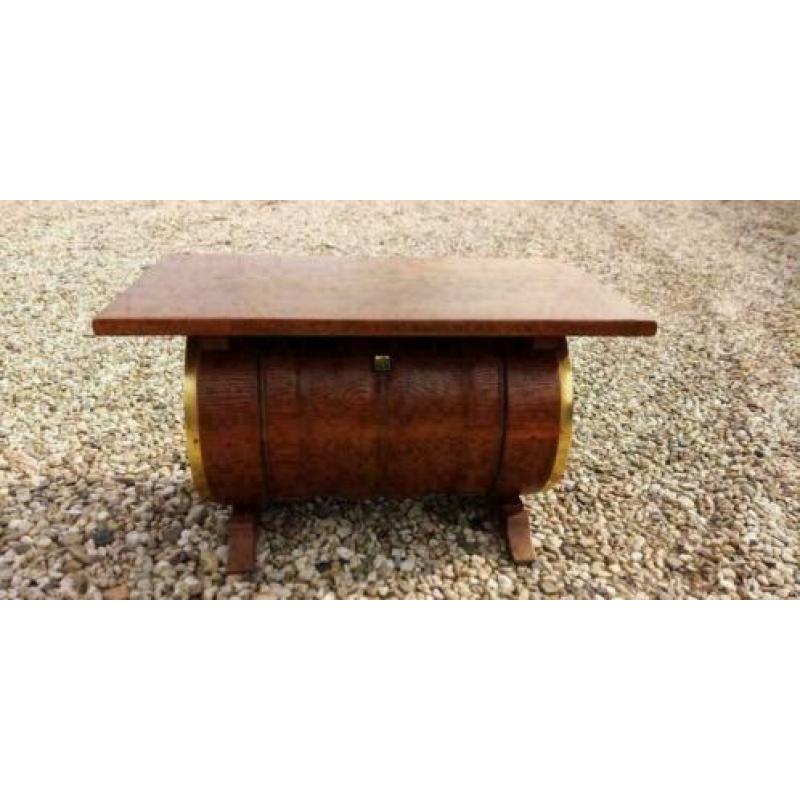 542, eiken tafeltje (met vat eronder) te koop
