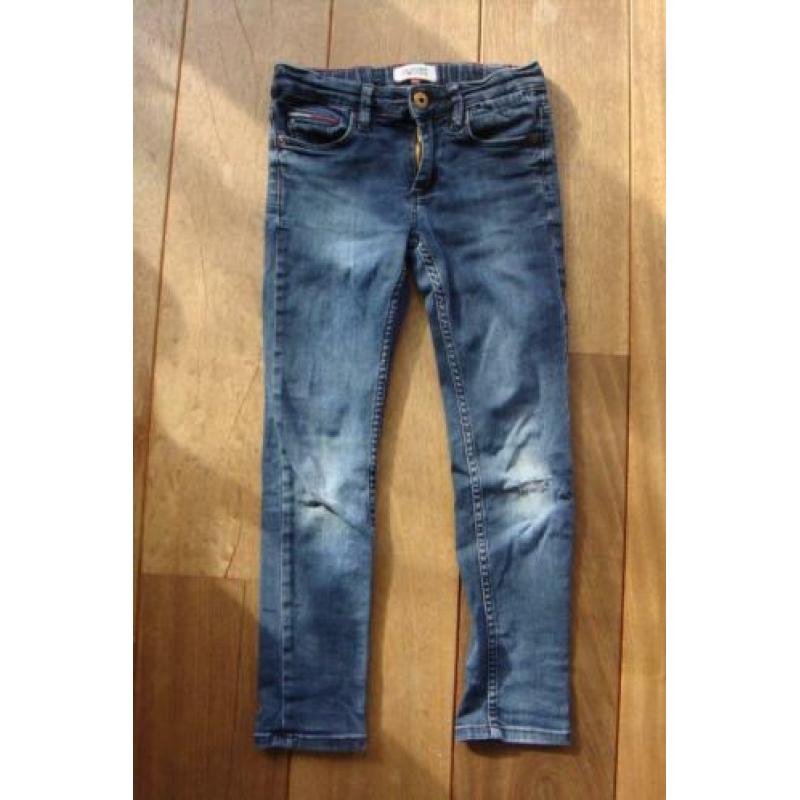 Tommy hilfiger jeans scanton slim fit maat 128 €9,95