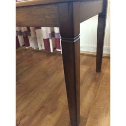 Eettafel met 2 stoelen