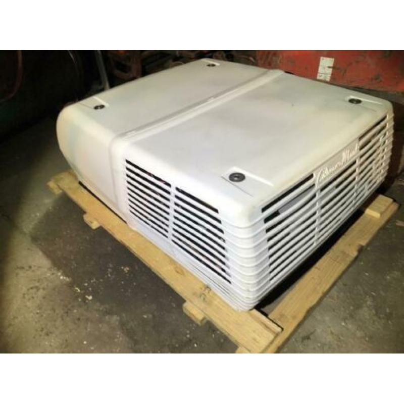Nieuwe dak airco unit compleet met verwarming