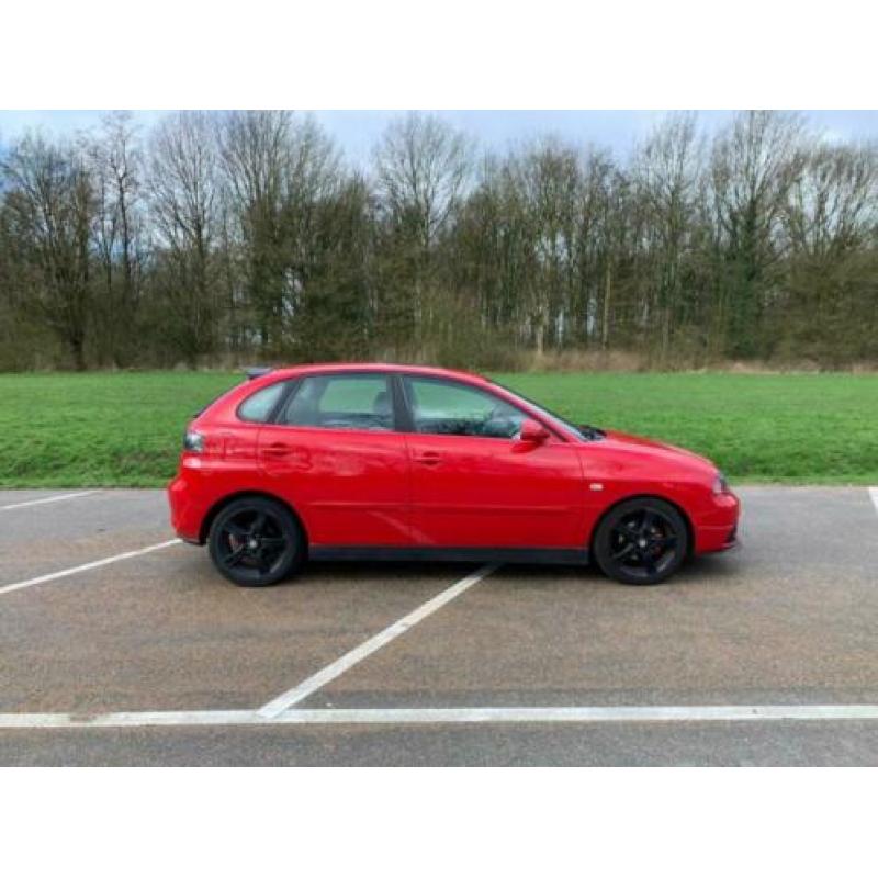 Seat Ibiza 1.6 77KW 5DRS 2007 Rood