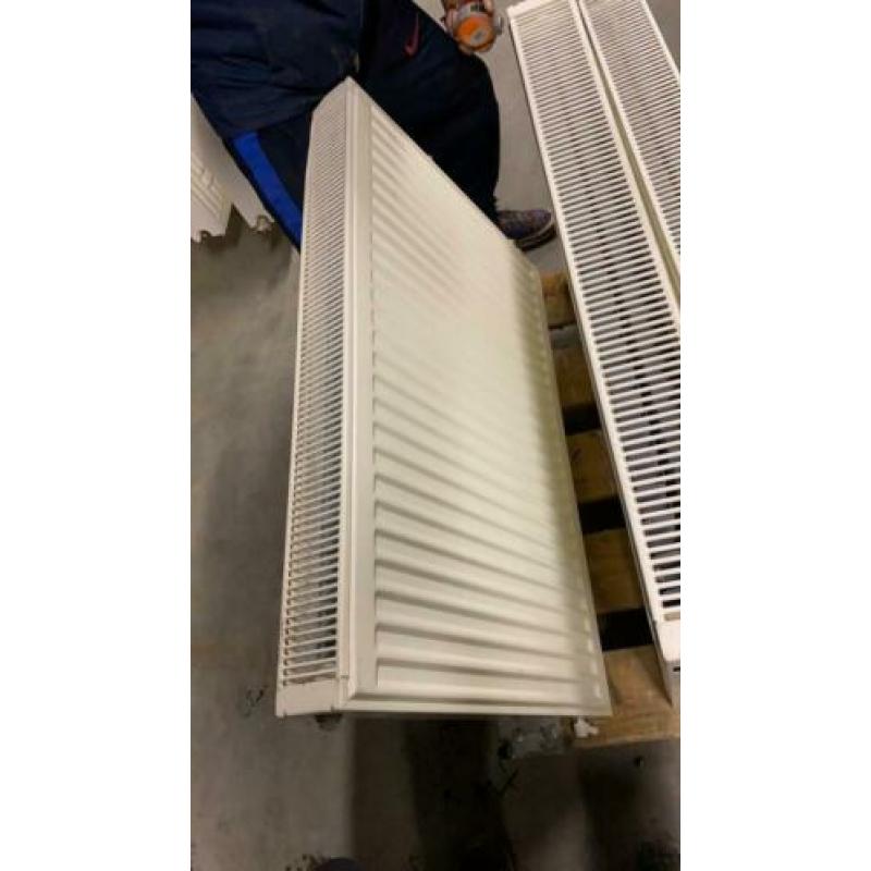 zeer nette partij radiatoren in allerlei maten