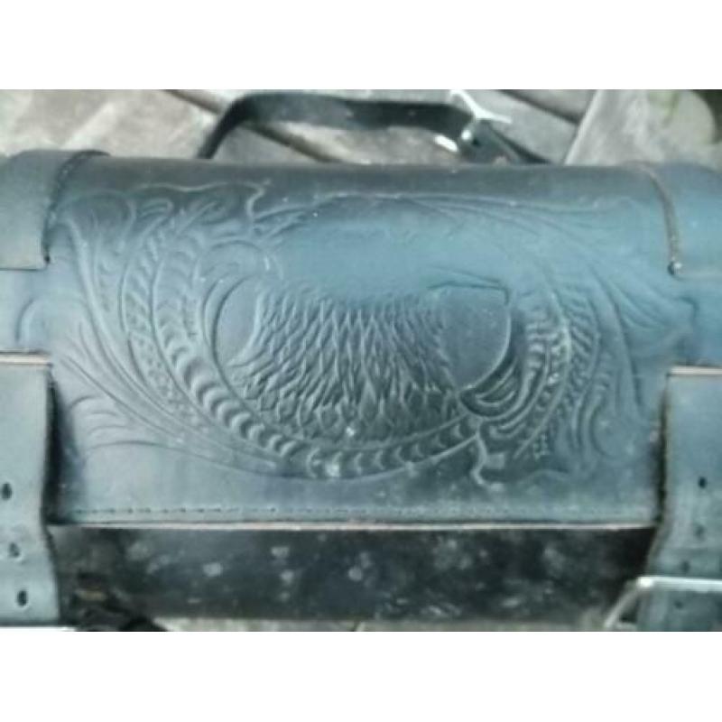 Zwart leer lederen leren motortasje motor tas