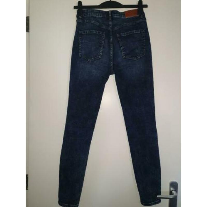 Super high waist skinny jeans maat 28