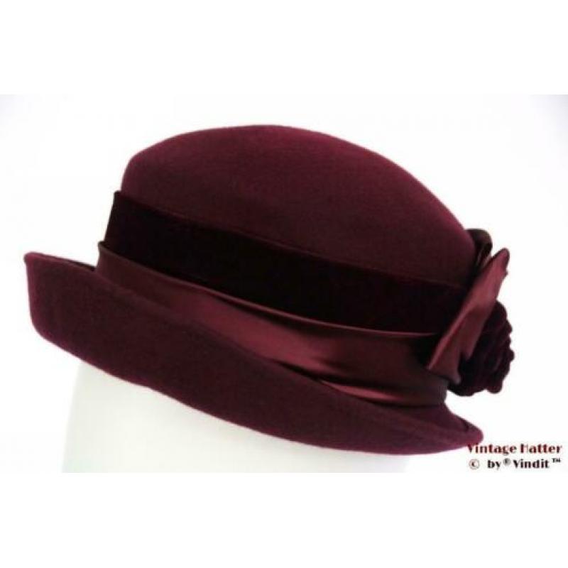 Vintage Dameshoed bordeaux paars met fluwelen band 56