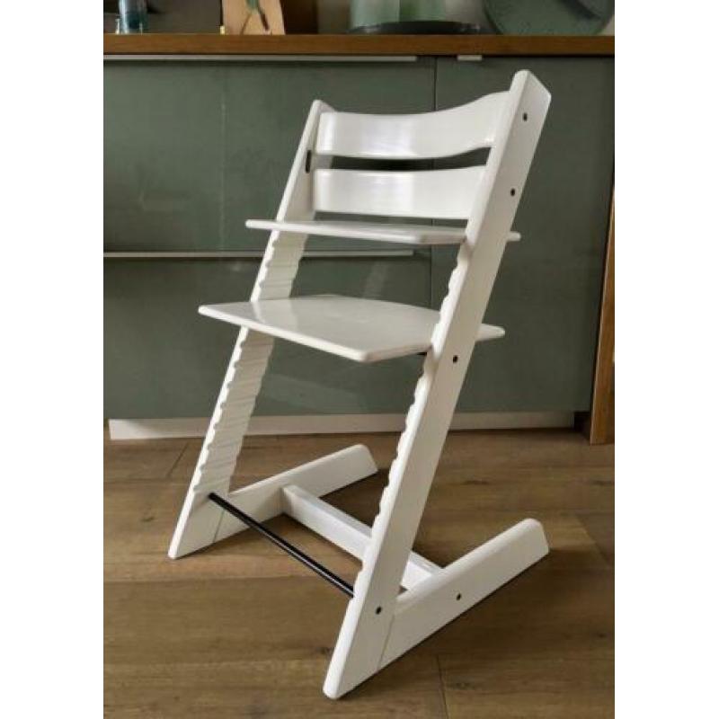 Mooie witte Stokke trip trap / tripp trapp stoel - opgeknapt