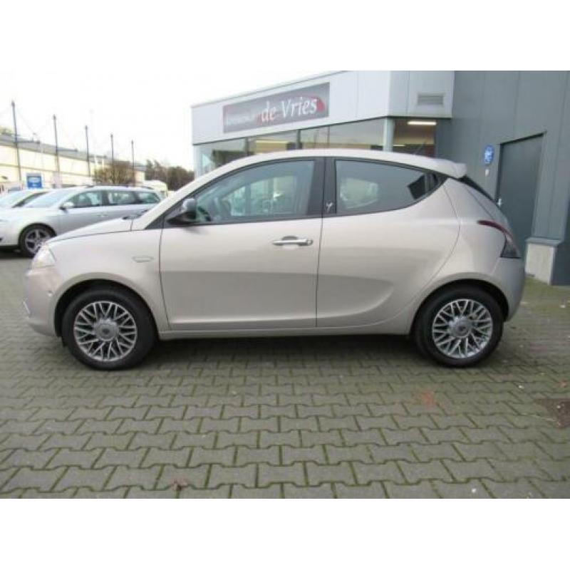 Lancia Ypsilon 0.9 TwinAir Platinum Automaat / Clima / Cruis