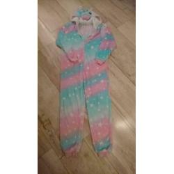CARNAVAL LEUKE ONESIE. Eenhoorn maat S/M