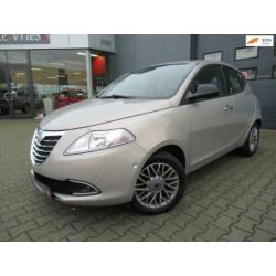 Lancia Ypsilon 0.9 TwinAir Platinum Automaat / Clima / Cruis