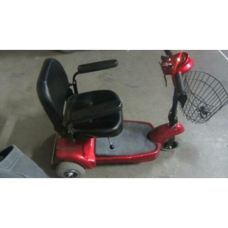 scootmobiel rood