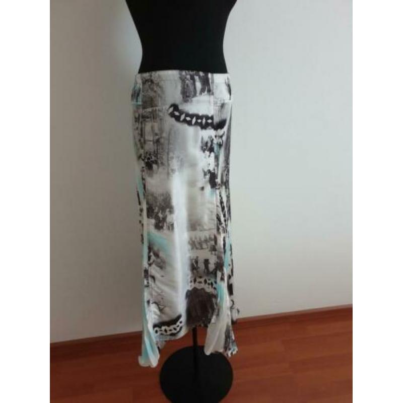 Mariella Burani rok