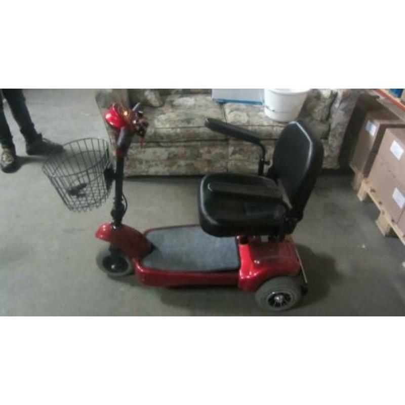 scootmobiel rood