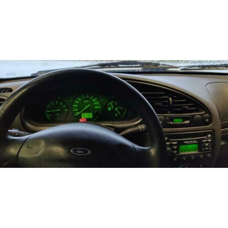 Ford Fiesta 1.3 I 3DR 2001 Grijs, weinig km, laswerk nodig