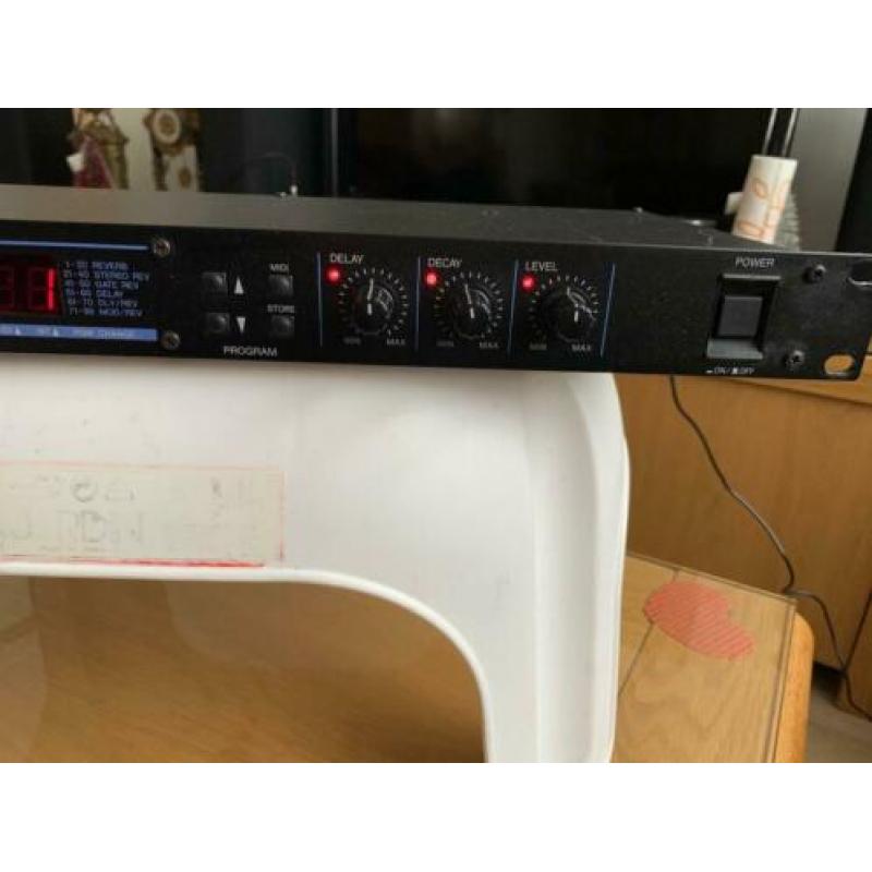 Yamaha REV100 Digital Reverberator