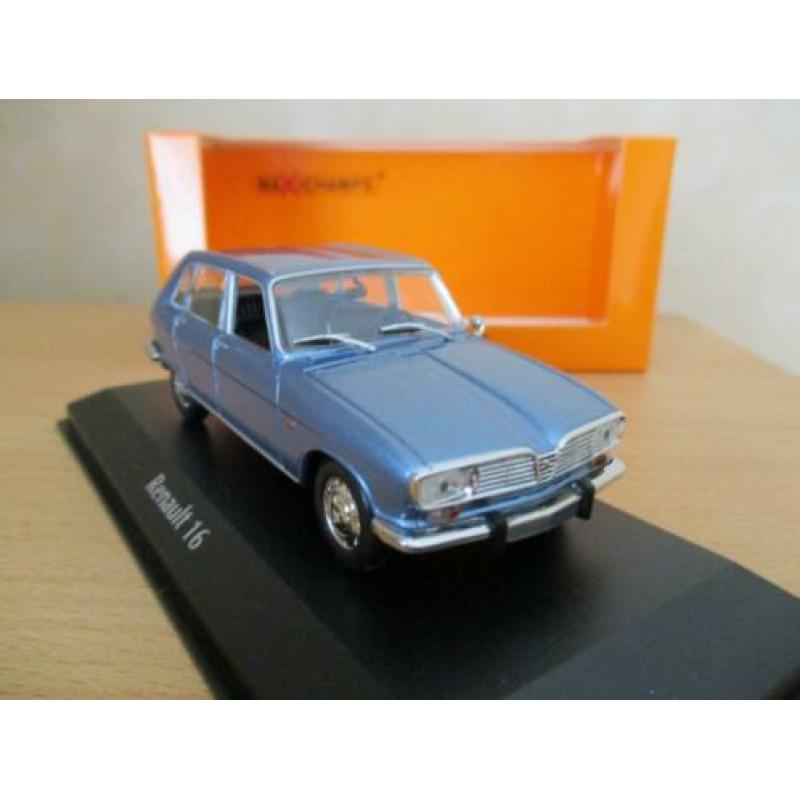 Renault 16 uit 1965 licht-blauwmetallic van Maxichamps 1:43