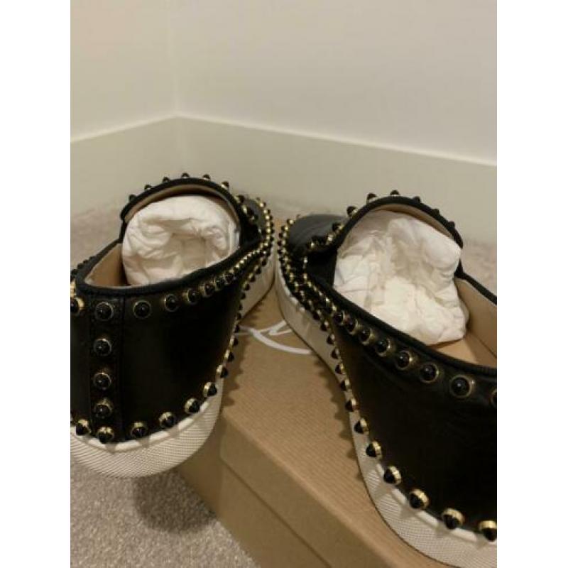 Louboutin slip on met studs maat 36