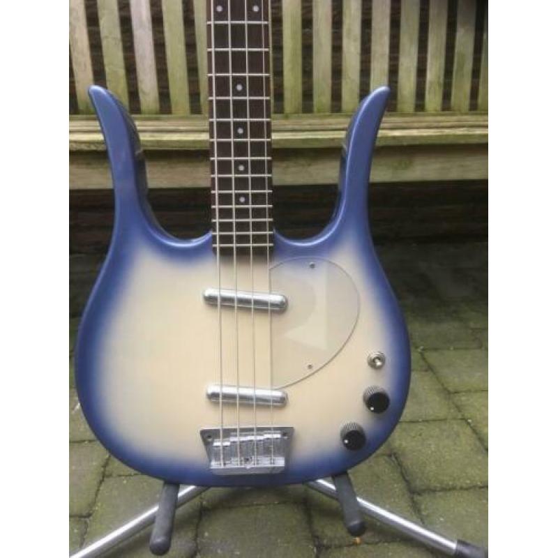Danelectro longhorn bass