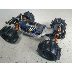 Traxxas Rustler 4x4 VXL (ZGAN!) Met upgrades!