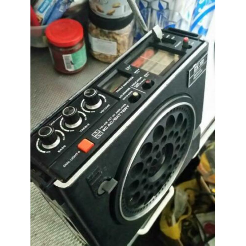 Panasonic GX 300 model RF-888JB FM / AM 3 Band radio