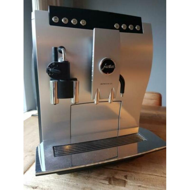 Jura z5 Second edition met garantie en nieuw onderhoud