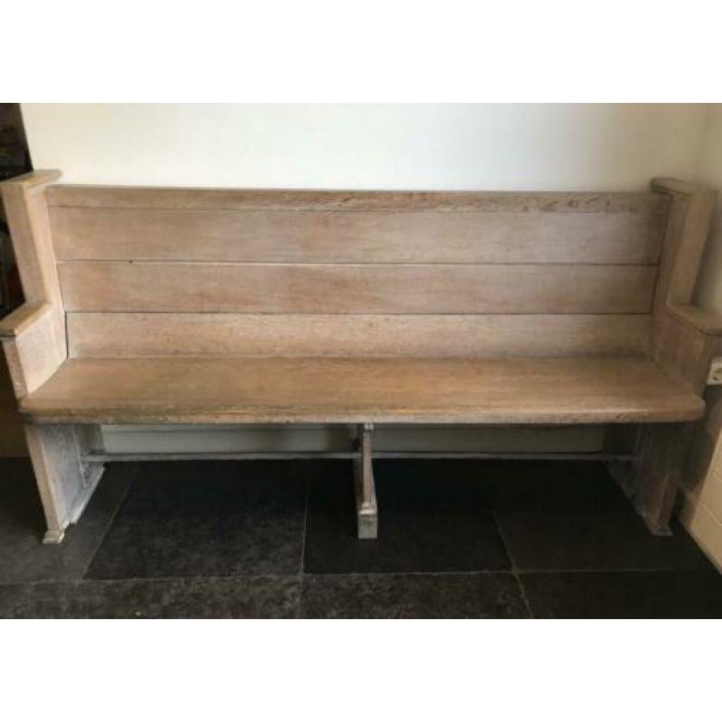 Stevige brocante kerkbank
