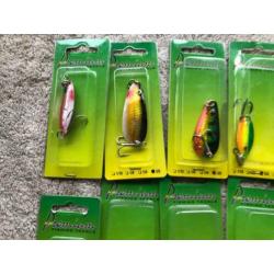 adv 267 / NIEUW mixset 14 blisters diverse pilkers