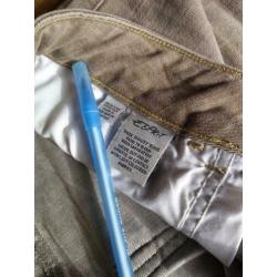 Stretch jeans rok van Esprit. Zandkleurig.
