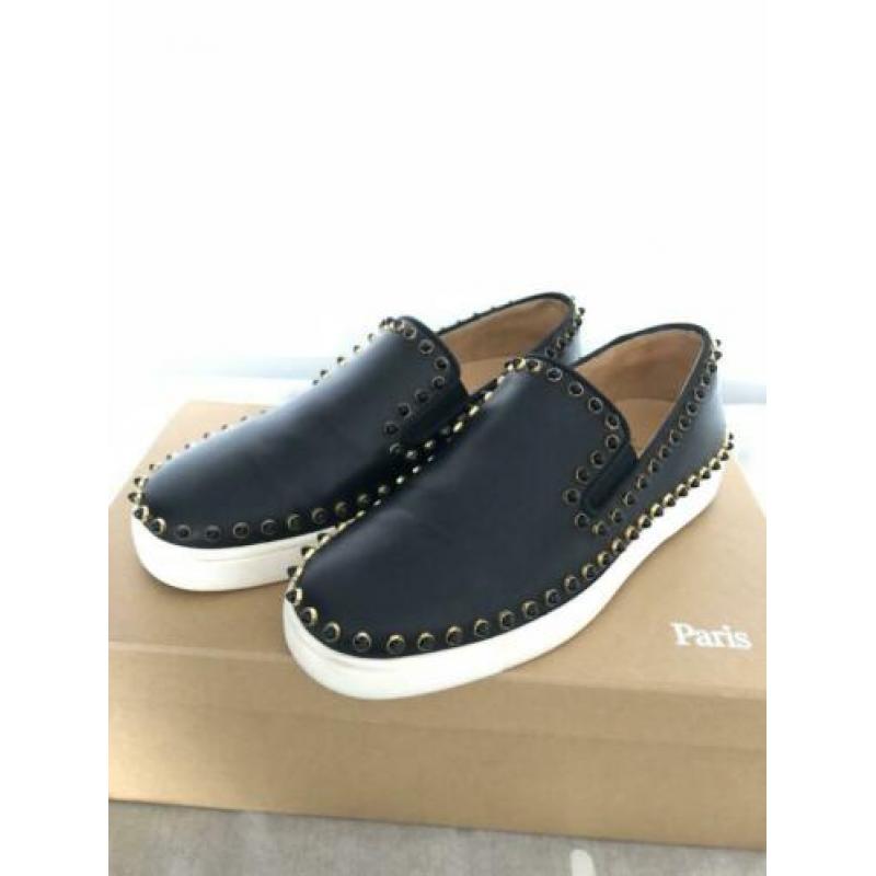 Louboutin slip on met studs maat 36
