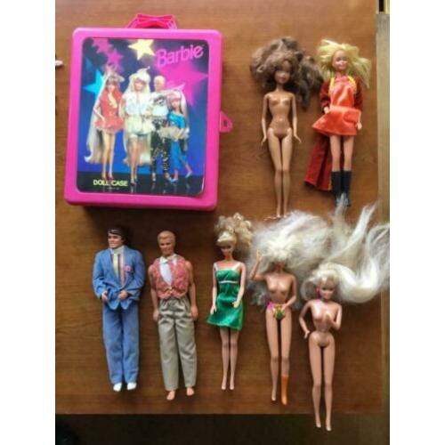5 barbie en 2 ken, koffer vintage