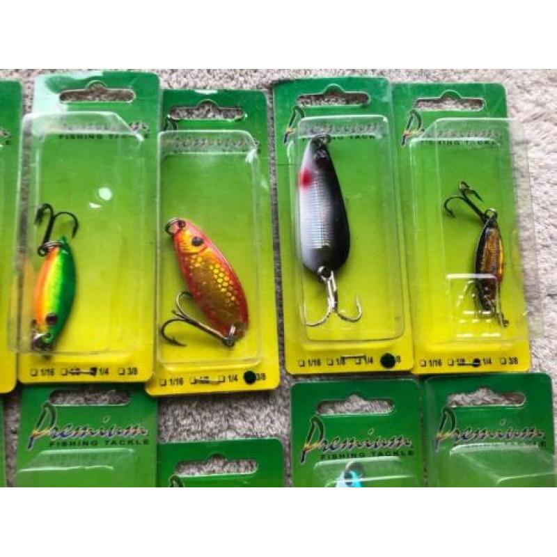 adv 267 / NIEUW mixset 14 blisters diverse pilkers
