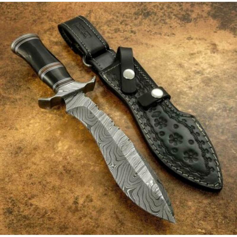Damast bowie jachtmes, mooi handgemaakt mes UNIEK damascus