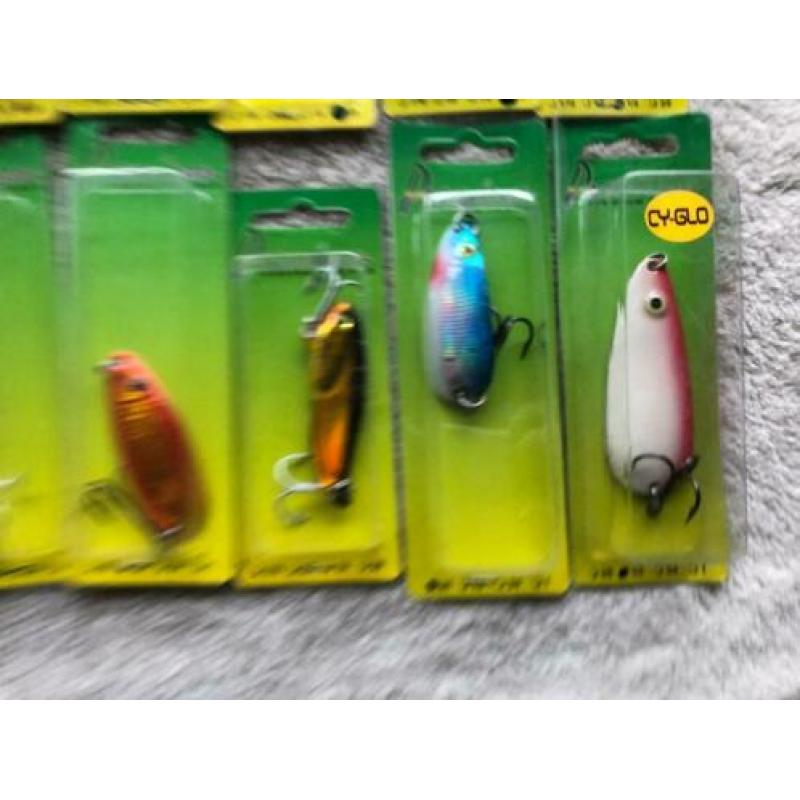 adv 267 / NIEUW mixset 14 blisters diverse pilkers