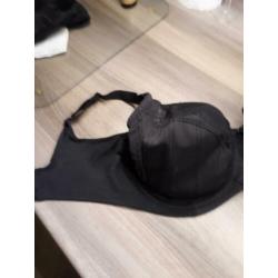 BH 80E zwart TRIUMP beugel soft ronding afgezet metkant ZGAN