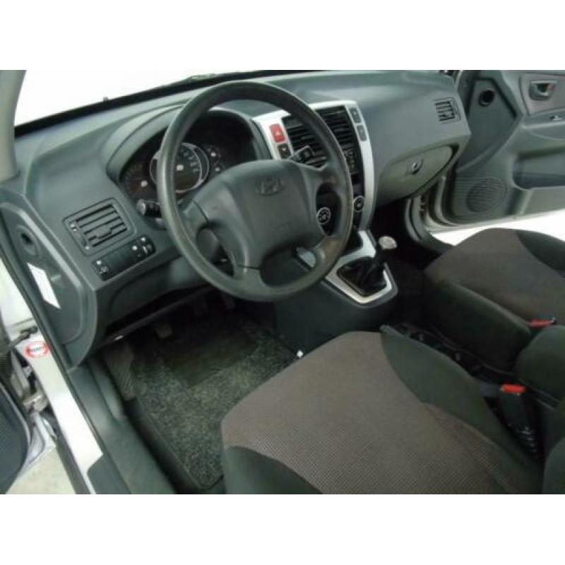 Hyundai Tucson 2.0i Active Trekhaak/2 velgsets