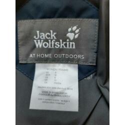 Jack Wolfskin damesjas..in zeer goede staat..