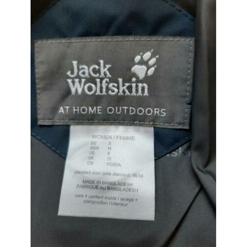 Jack Wolfskin damesjas..in zeer goede staat..
