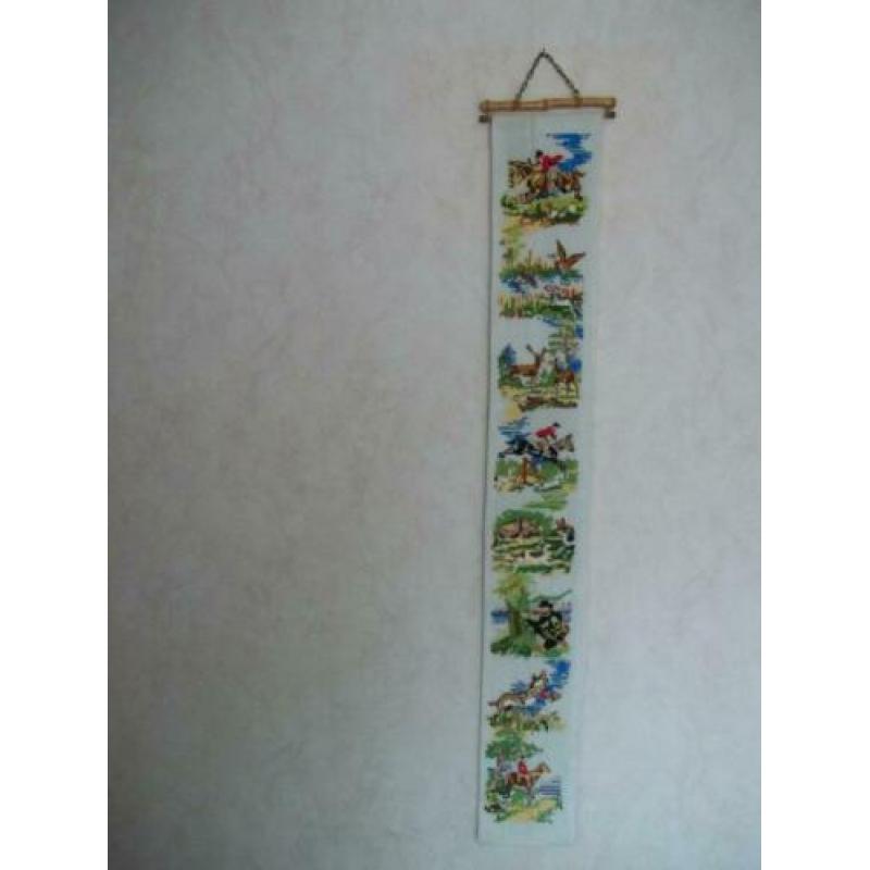 Geborduurde wandhanger paarden / jacht